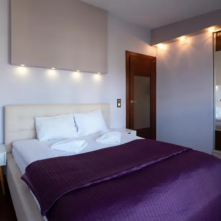 Zeta Park, Sun & Snow *